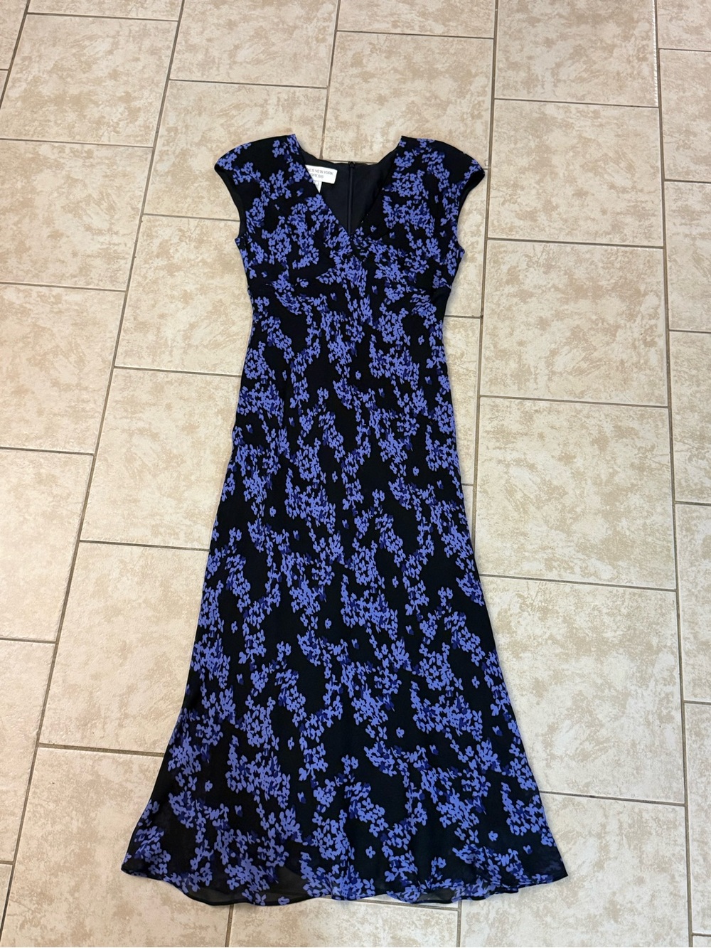 Jones New York Black Women's SILK Maxi Dress Black & Blue Floral Print Size 8